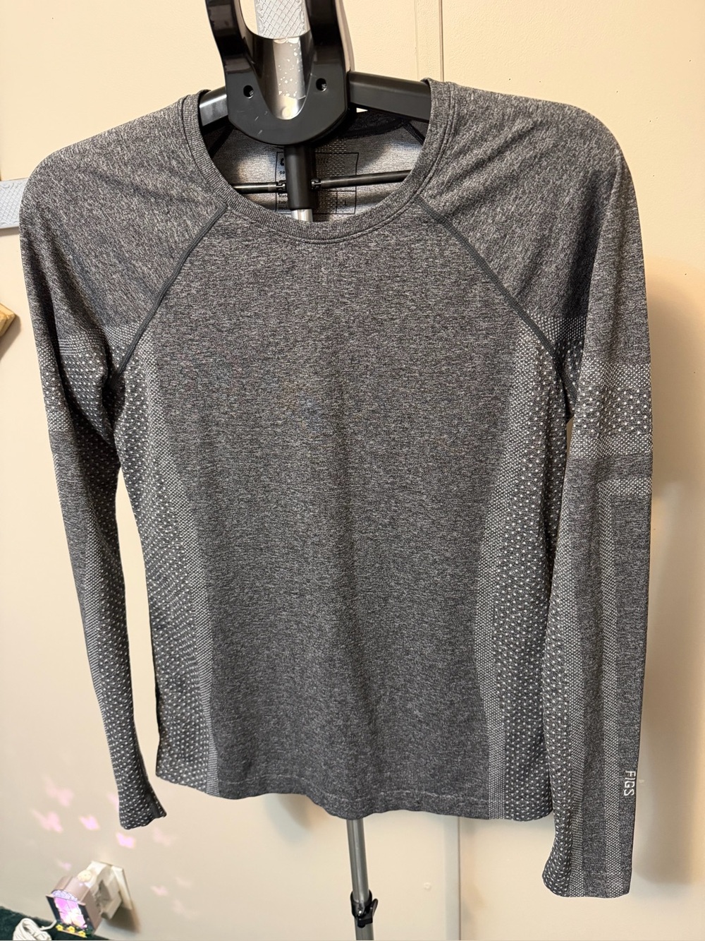 FIGS Salta Seamless Long-Sleeve Underscrub Top Gray L
